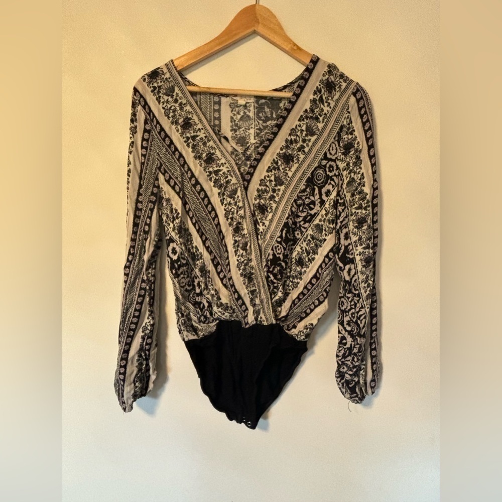 About a girl-Floral blouse/Body suit